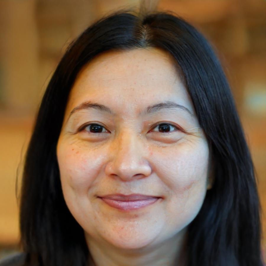 Lena Hofmann, Expertin für Haarfärbung